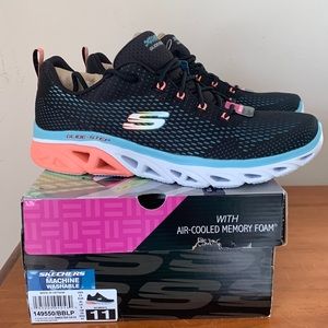 New Skechers Glide Step Spirt Machine Washable Size 11